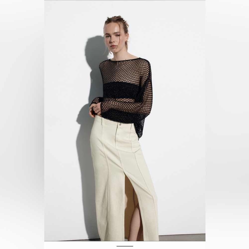 Skirt with slit